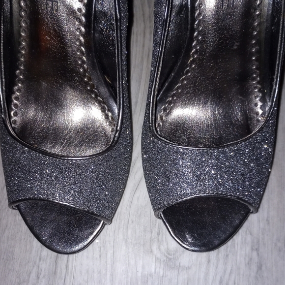 EUC Rampage 'Gracee' Heels - Picture 7 of 8